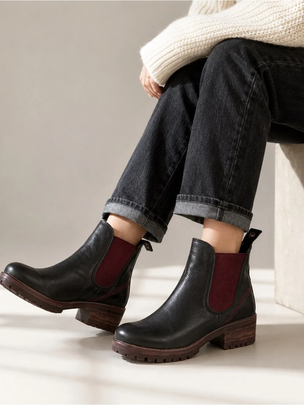 Bueno Florida Black Leather Chelsea Boots Burgundy Contrast Lug Sole 40 (9) - Picture 1 of 11